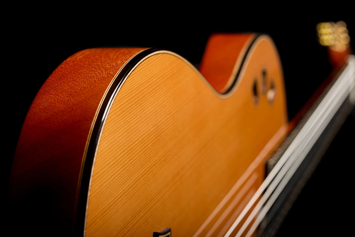 Close-up view of Stage Artist Traditional body curve